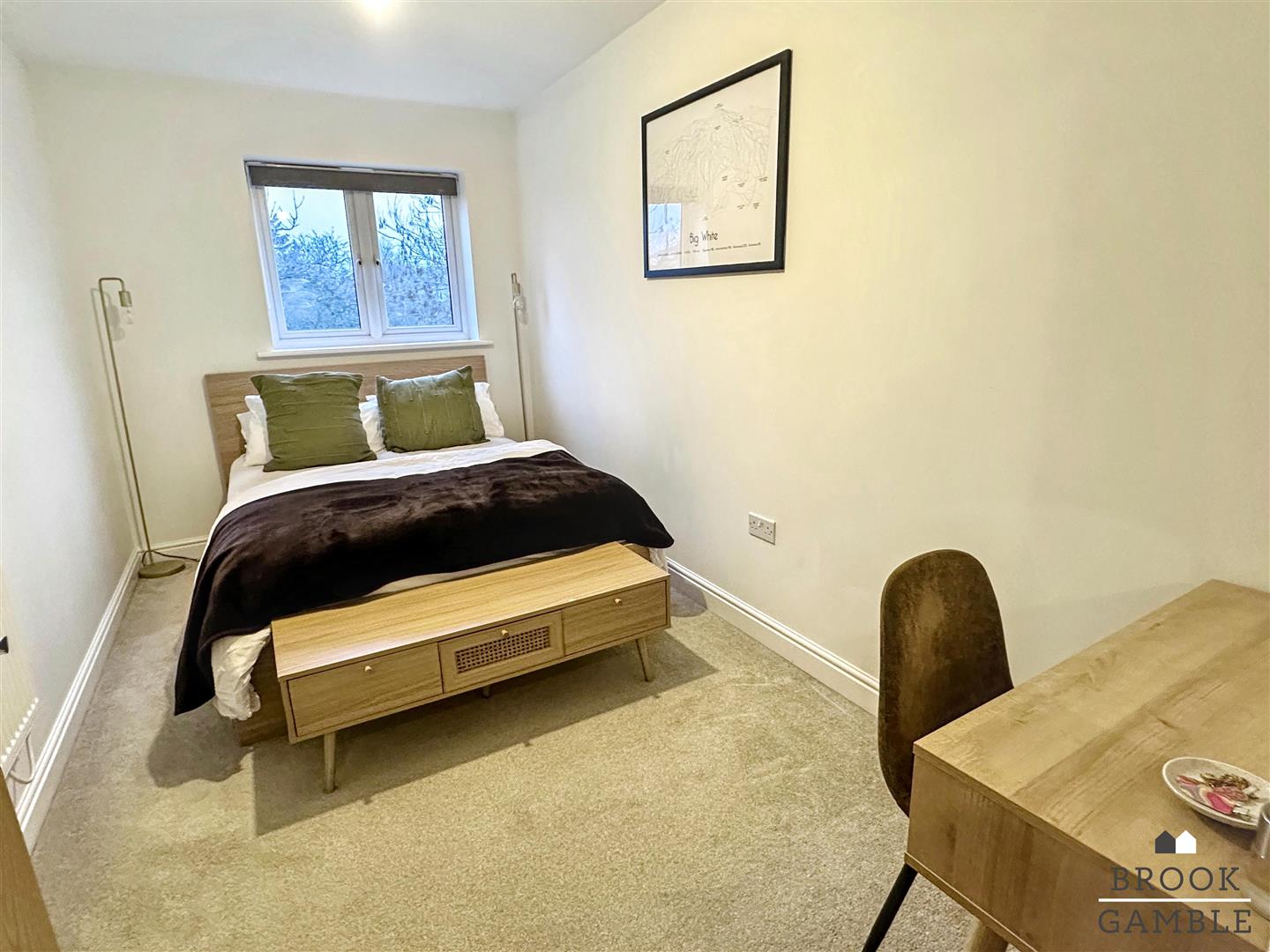 2 Bedroom Flat. Kensington Way in Polegate,  9